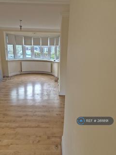3 bedroom terraced house to rent, Ravenswood Crescent, Harrow, HA2