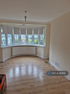 3 bedroom terraced house to rent, Ravenswood Crescent, Harrow, HA2