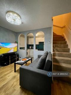 1 bedroom semi-detached house to rent, Kirton Close, Hornchurch, RM12