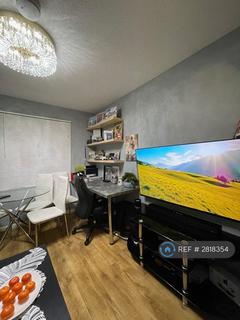 1 bedroom semi-detached house to rent, Kirton Close, Hornchurch, RM12