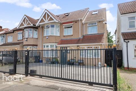 undefined, Vaughan Gardens, Ilford