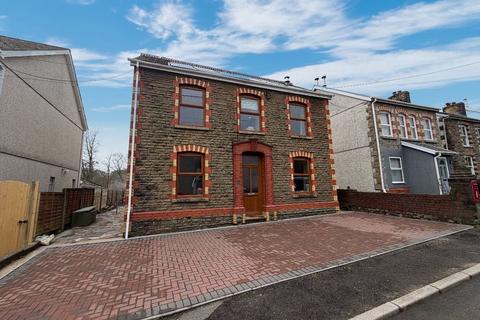 4 bedroom detached house for sale, Tirycoed Road, Glanamman, Ammanford, SA18 2YE