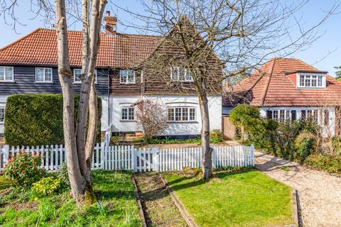 3 bedroom semi-detached house for sale, Caxton Avenue, Surrey KT15