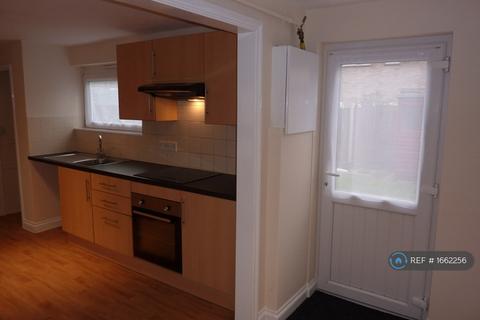 3 bedroom terraced house to rent, St Johns Way, Thetford, IP24