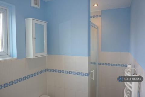 3 bedroom terraced house to rent, St Johns Way, Thetford, IP24