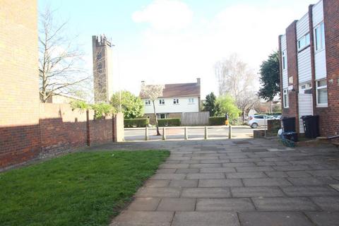 3 bedroom house to rent, Inglewood Close Hainault