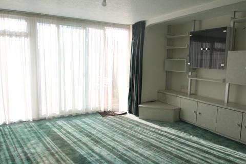 3 bedroom house to rent, Inglewood Close Hainault