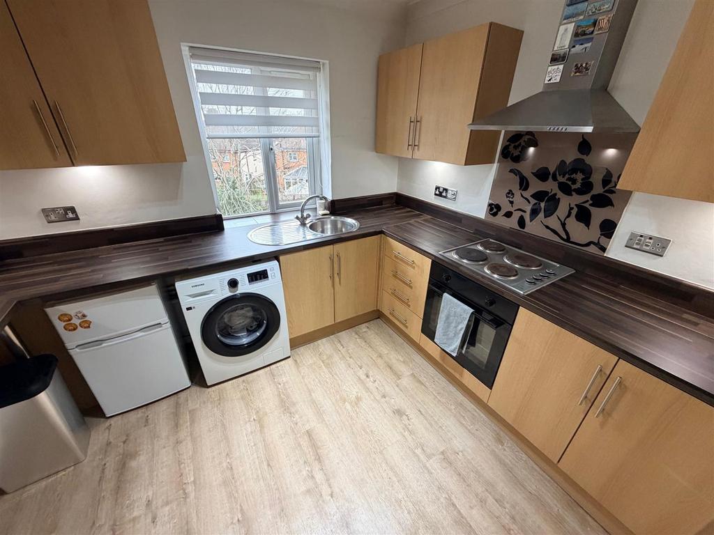 Kitchen 1.jpg