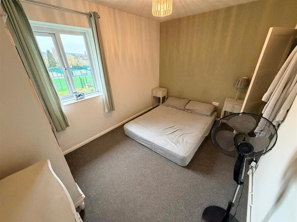 Bedroom 2.jpg