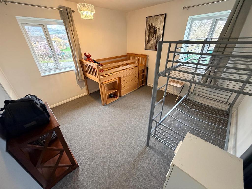 Bedroom 1.jpg