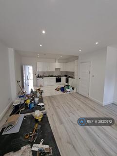 4 bedroom terraced house to rent, Montagu Road, London, NW4