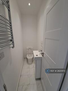 4 bedroom terraced house to rent, Montagu Road, London, NW4