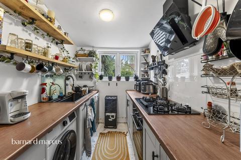 undefined, Frimley Gardens, Mitcham