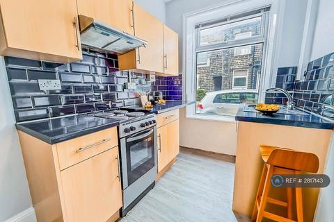 2 bedroom terraced house to rent, Church St, Bacup, OL13