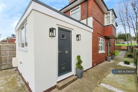 undefined, Front Street, Castleford, WF10