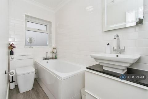 undefined, Front Street, Castleford, WF10