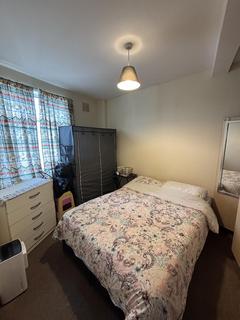 undefined, Cheapside, Palmers Green, N13