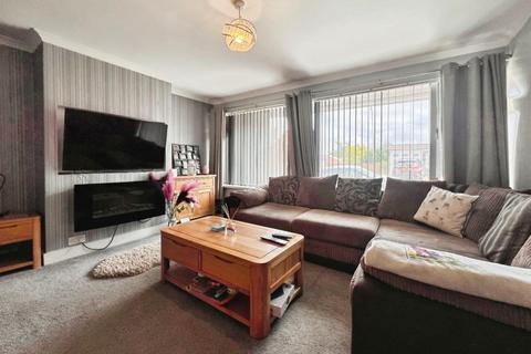 3 bedroom semi-detached house to rent, The Rise, Ashford
