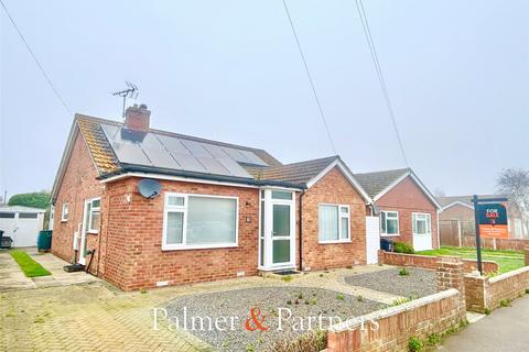 2 bedroom bungalow for sale, Madeira Road, Holland-on-Sea, Clacton-on-Sea, Essex, CO15