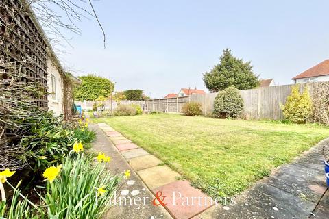 2 bedroom bungalow for sale, Madeira Road, Holland-on-Sea, Clacton-on-Sea, Essex, CO15