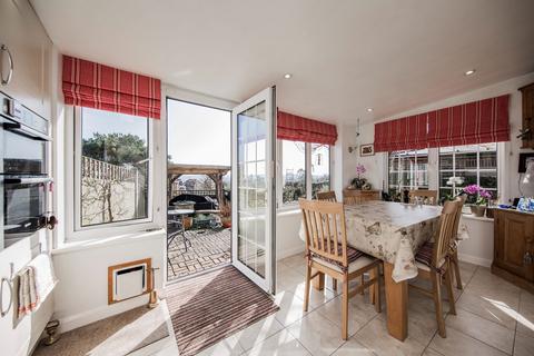 2 bedroom end of terrace house for sale, West Street, Mayfield