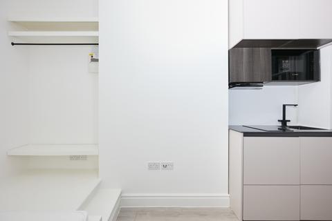 Studio to rent, Claremont Road, London W9