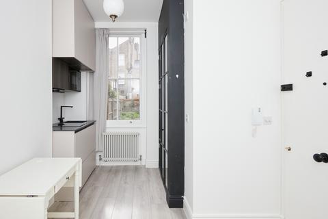 Studio to rent, Claremont Road, London W9