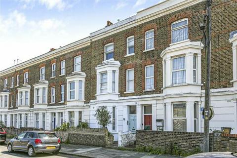 Studio to rent, Claremont Road, London W9