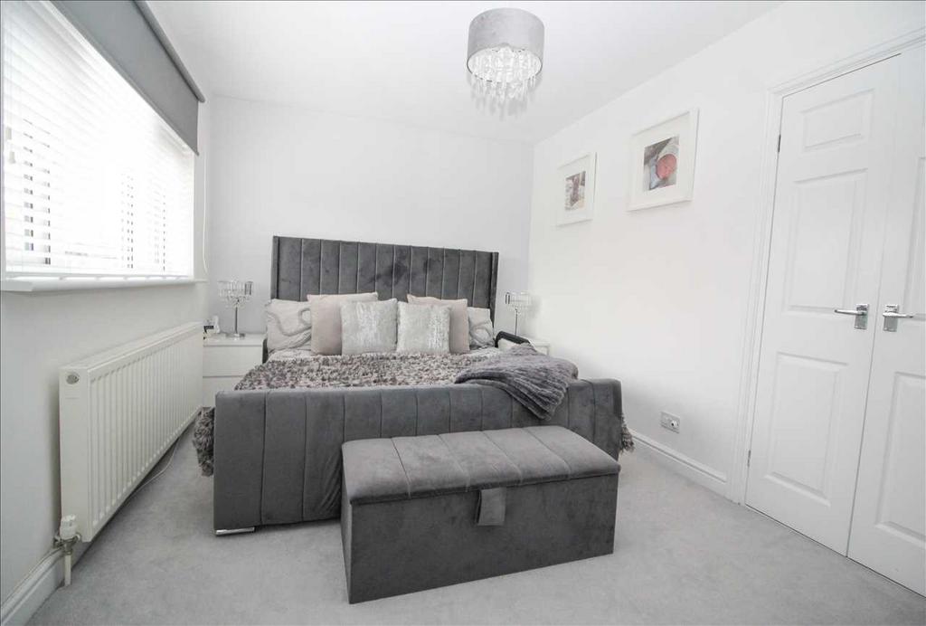 Bedroom  ( Front )