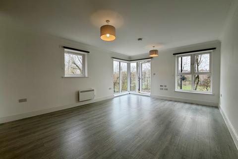 2 bedroom apartment to rent, Kingfisher Close, WARWICK