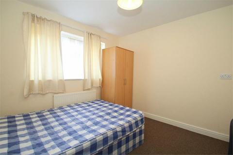 House of multiple occupation to rent, Willow Crescent West, Denham UB9