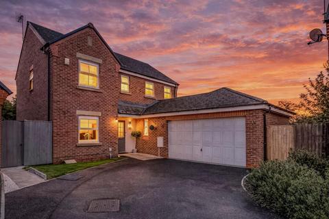 4 bedroom house to rent, Dam Wood Close, Chorley, PR7