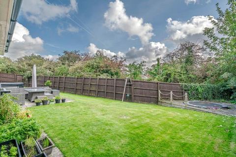 4 bedroom house to rent, Dam Wood Close, Chorley, PR7