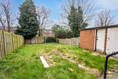 2 bedroom end of terrace house for sale, Briarmains Road, Batley WF17