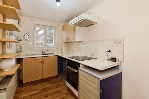 1 bedroom flat for sale, Rainham Road, Rainham, Essex, RM13