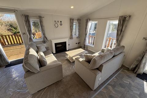 2 bedroom chalet for sale, Glan Gors Holiday Park Lon Bryn Mair, Brynteg