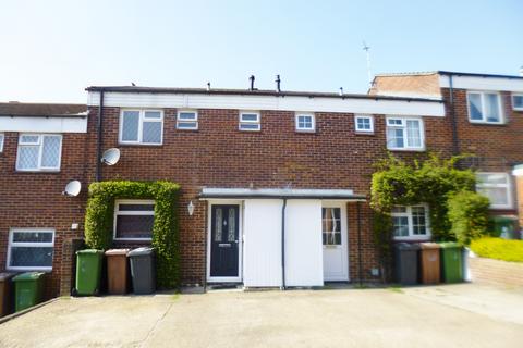 3 bedroom terraced house to rent, Meadow Road, Bushey, WD23