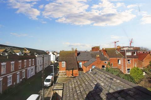 3 bedroom end of terrace house for sale, St. Kilda Parade, Gloucester GL1