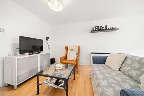 2 bedroom apartment for sale, Transom Square, London, E14