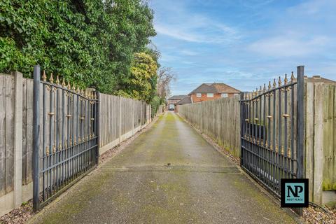 undefined, Manor Road, Mile Oak, B78