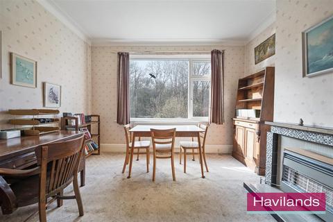 3 bedroom maisonette for sale, The Chine, London