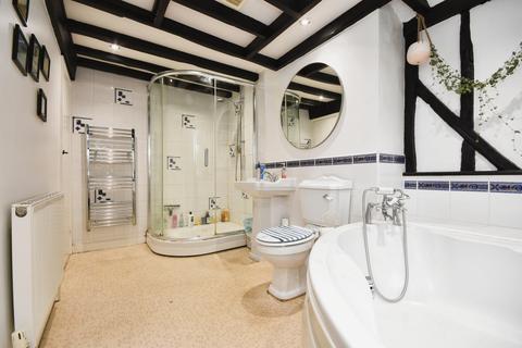 2 bedroom end of terrace house for sale, High Street, Great Baddow, Chelmsford