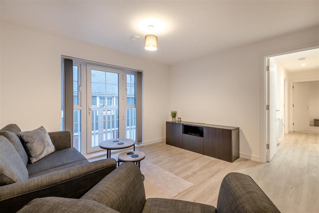 8681036-interior12.jpg