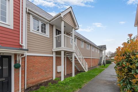 2 bedroom coach house for sale, Amisse Drive, Snodland