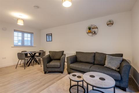 2 bedroom coach house for sale, Amisse Drive, Snodland