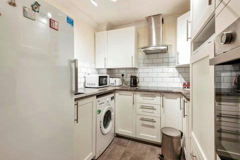 1 bedroom flat for sale, Collingwood Court, Royston
