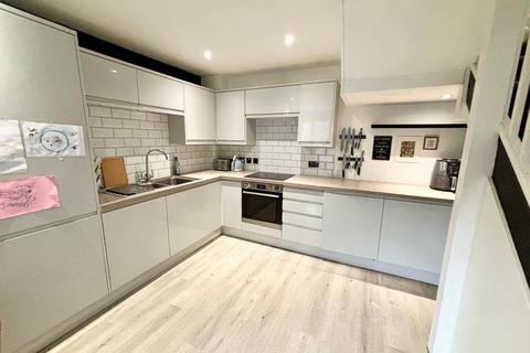 1 bedroom terraced house to rent, Kelly Close, Shepperton, TW17