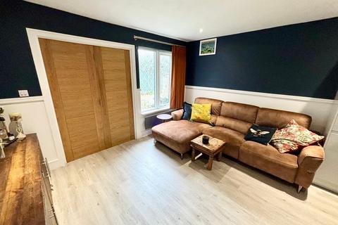 1 bedroom terraced house to rent, Kelly Close, Shepperton, TW17