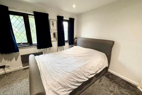 1 bedroom terraced house to rent, Kelly Close, Shepperton, TW17