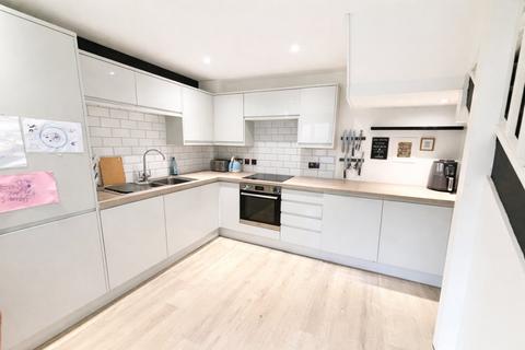 undefined, Kelly Close, Shepperton, TW17
